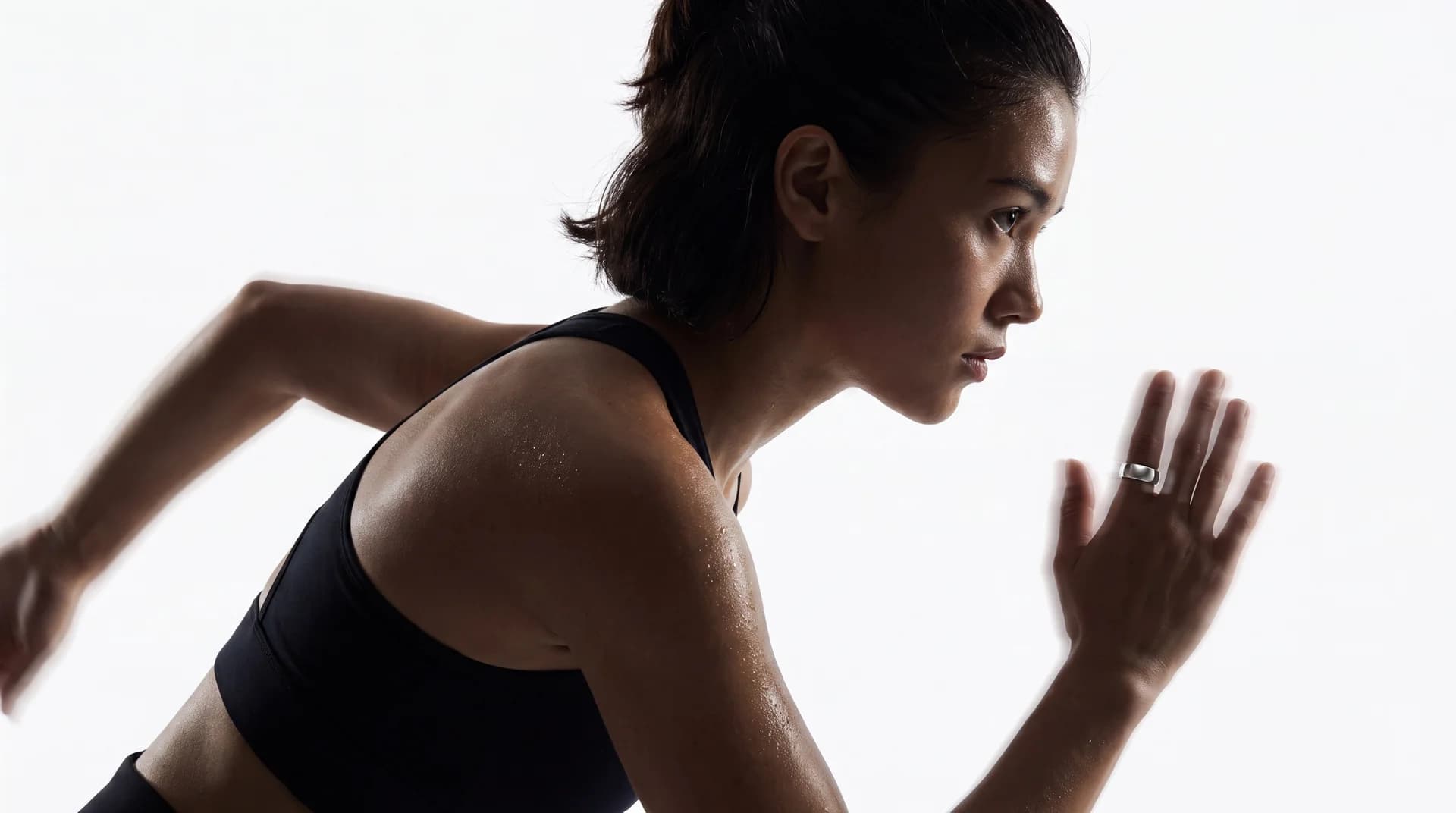 A wearer running with the silver Vexo ring